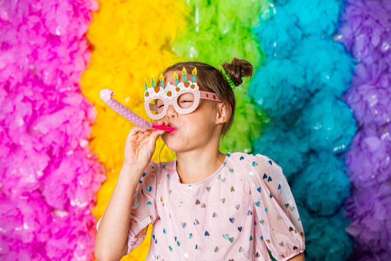 Color party ideas: photo booth