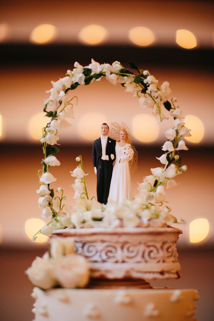 Traditional Wedding Cake Topper