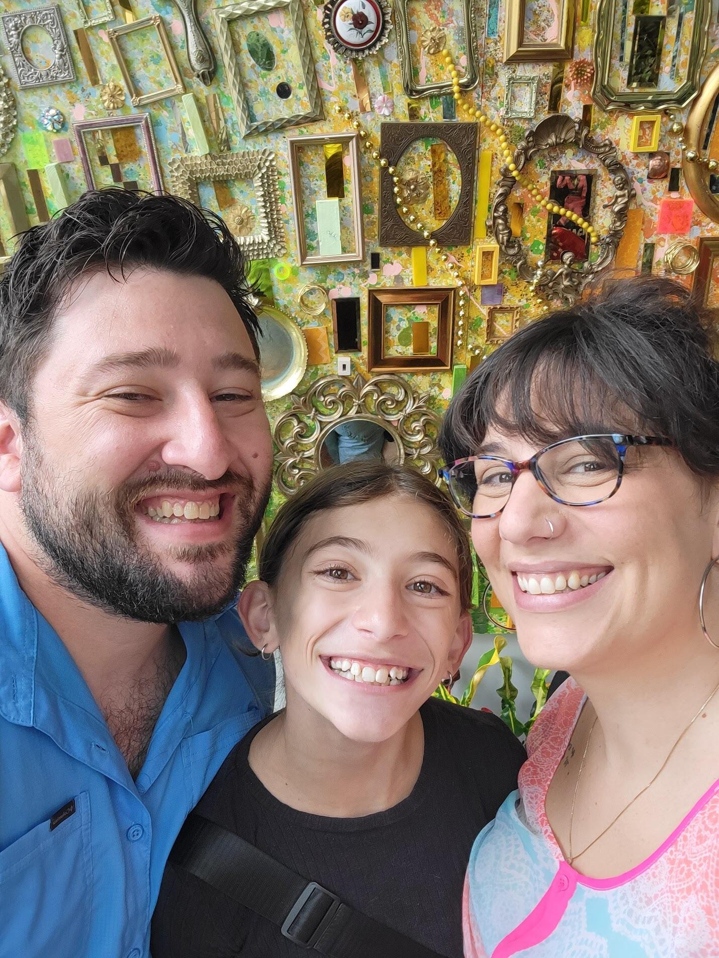 And the perfect accomplice (That's her niece, Seraphina)