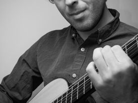 Toby Aronson-Solo Classical/Spanish Guitar - Classical Guitarist - Burlington, VT - Hero Gallery 1