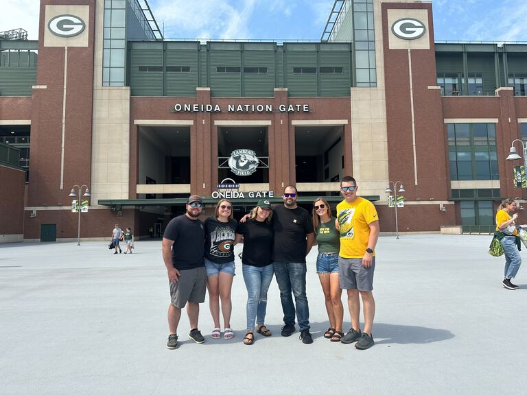 Kicked off the 2024 Packers season with Haley's college friends and their fiancés!  