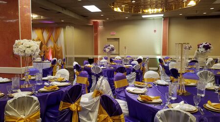 White and Gold Table Decorations