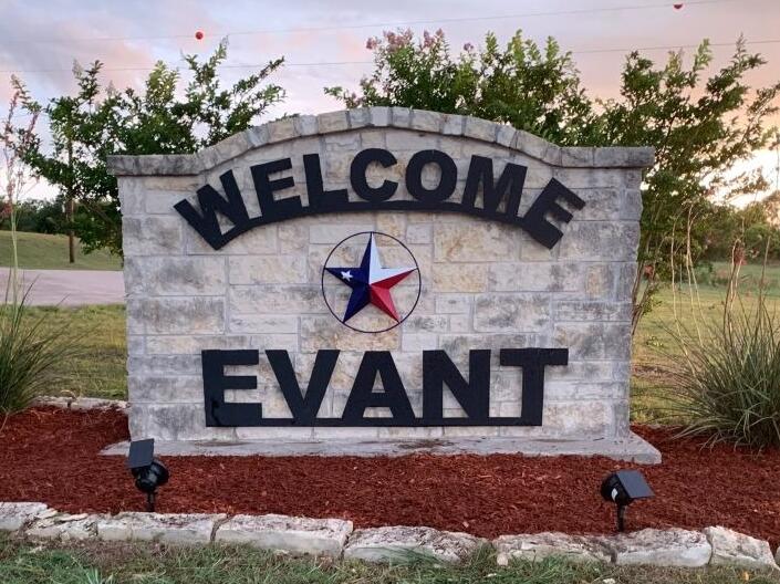 Ethan & Siera meet at Evant ISD in 5th grade