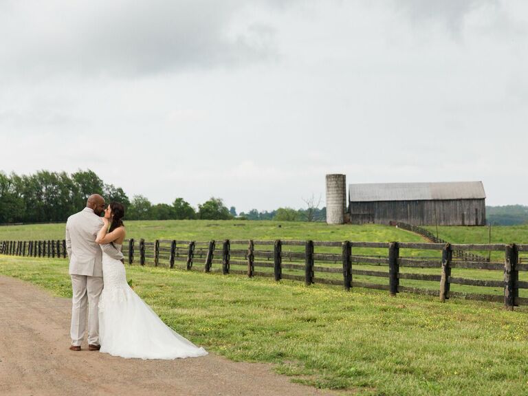 Kentucky outdoor barn wedding