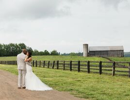 Kentucky outdoor barn wedding