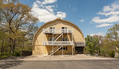 The Yellow Barn Reception Venues Olathe Ks