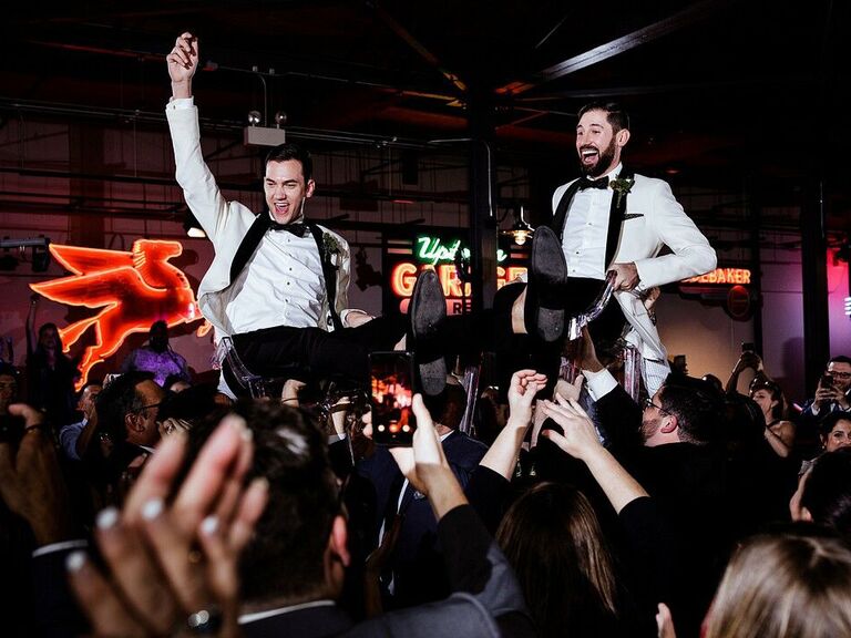 30 Best Wedding Line Dances and Songs in 2023