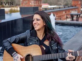 Lynnay Della Luce - Acoustic Guitarist - Atlanta, GA - Hero Gallery 2