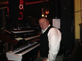 Dave Toms Piano - Pianist - Newmarket, ON - Hero Gallery 1