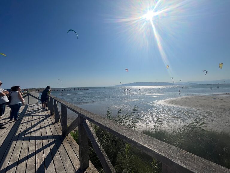 Siempre a sitios donde se puede hacer kitesurf porque sino no tiene sentido para Rapha / Toujours dans des endroits où l'on peut faire du kitesurf, sinon les voyages n'ont aucun sens pour Rapha