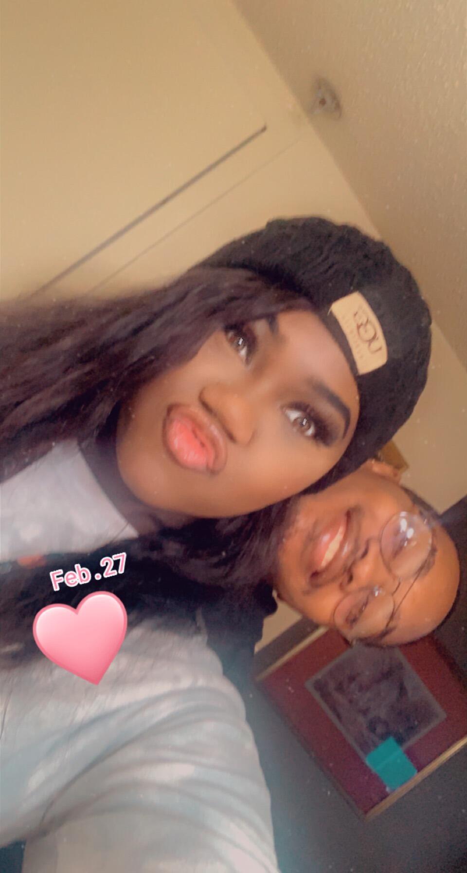 On this day, I invited Zy to her favorite restaurant for a date. It was then that I discovered her profound love for chicken. Despite the variety on the menu, she chose only chicken. To this day, I believe she might just love chicken more than me.