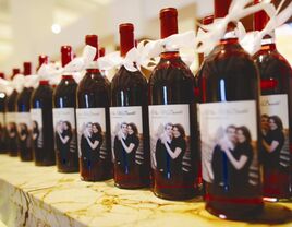 Personalized wine bottle wedding favors
