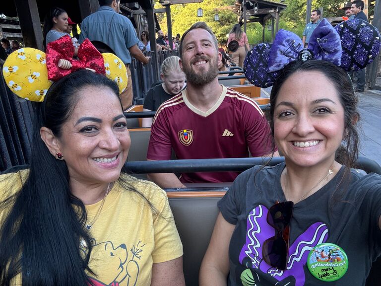 Derek officially becomes a Venezolano and they celebrate Kathy's moms birthday at Disneyland! La VinoTinto!!!