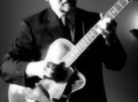 Victor Saumarez - Jazz Guitarist - Lahaina, HI - Hero Gallery 1