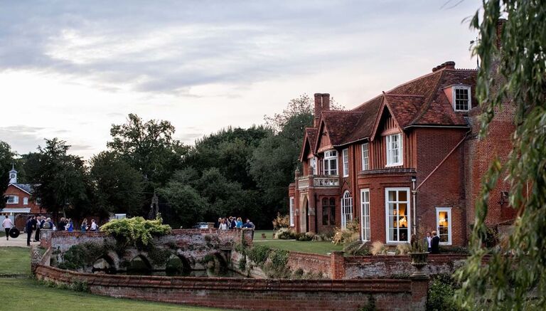 2:15 pm: Wedding party procession back to Boxted Hall for champaign and canapés.