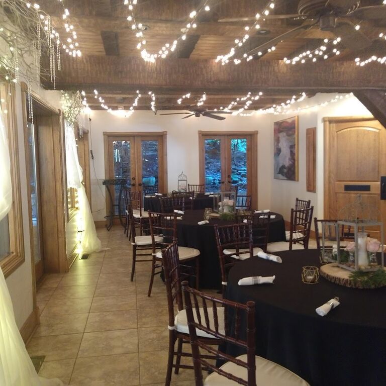  Everyone should be relaxing around the estate or in Clayton. Later, the wedding party and close family will gather for the wedding rehearsal and dinner. 