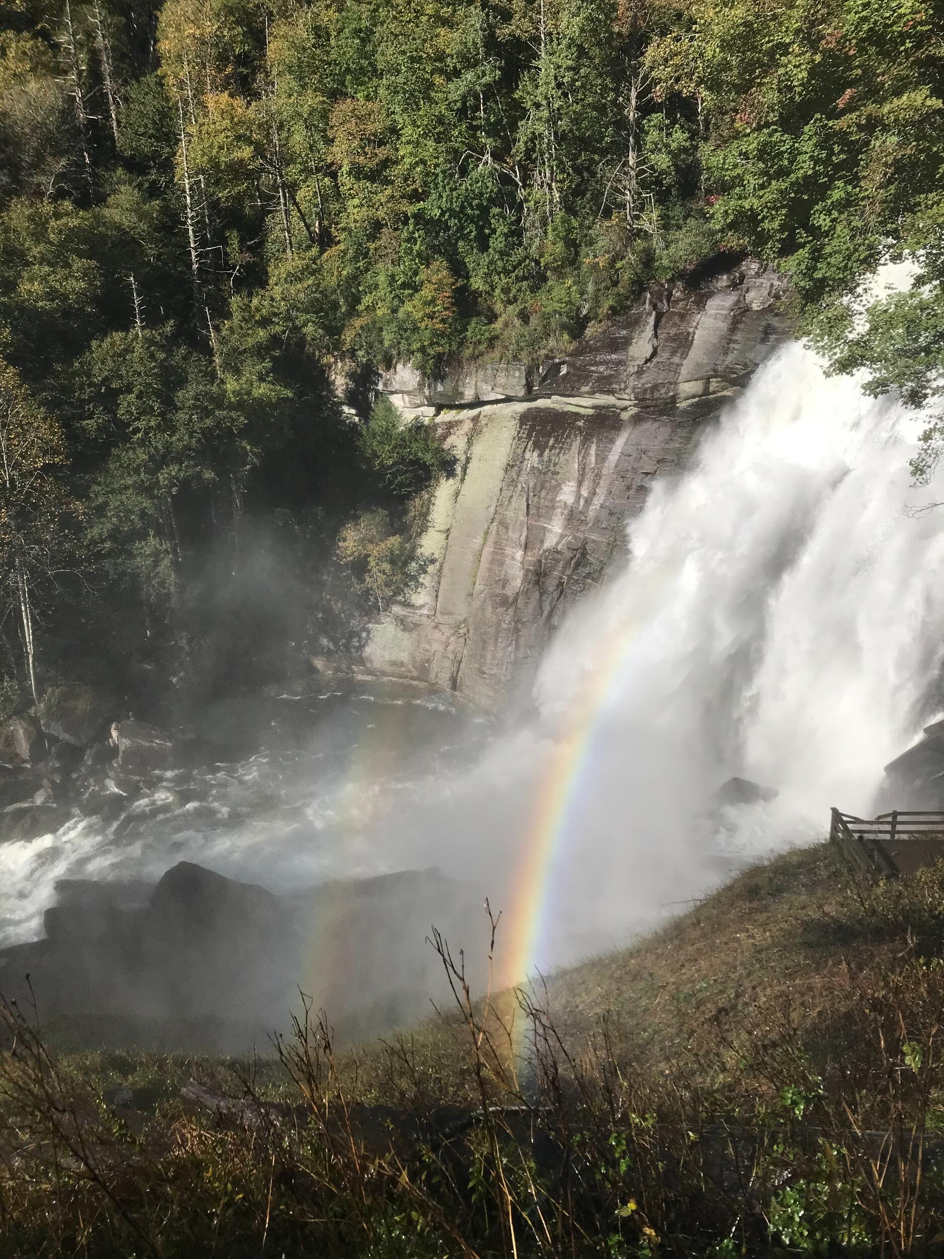 Alex and Taylor venture on their second date to Cashiers, North Carolina to Rainbow falls. 