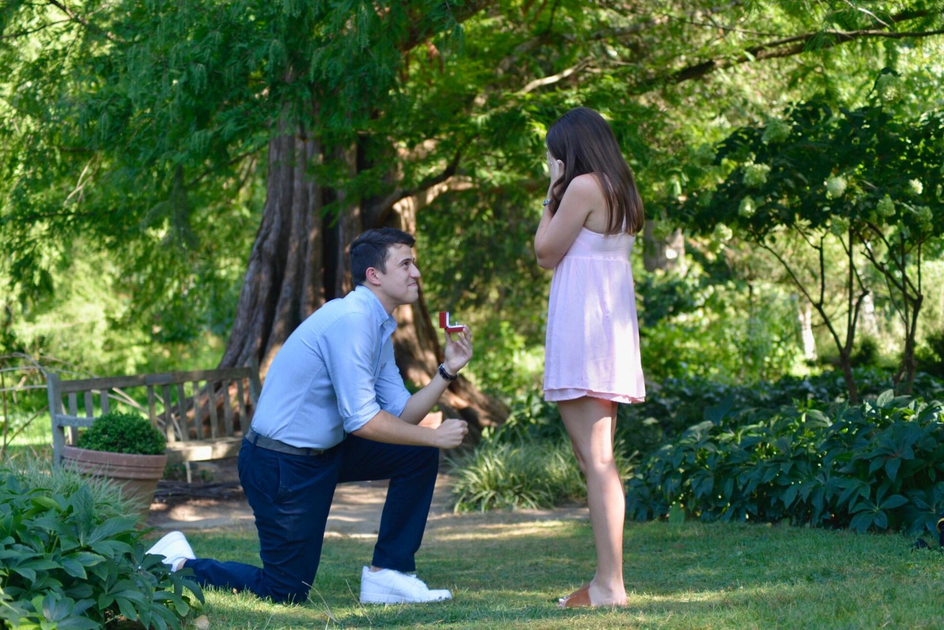 We're engaged!!