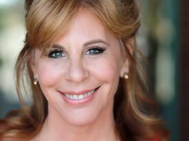 Comedienne - Andrea Mezvinsky - Stand Up Comedian - New York City, NY - Hero Gallery 3