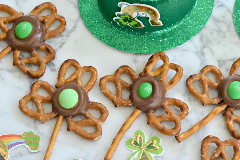 kid-friendly St. Patrick's Day party ideas - shamrock pretzel treats