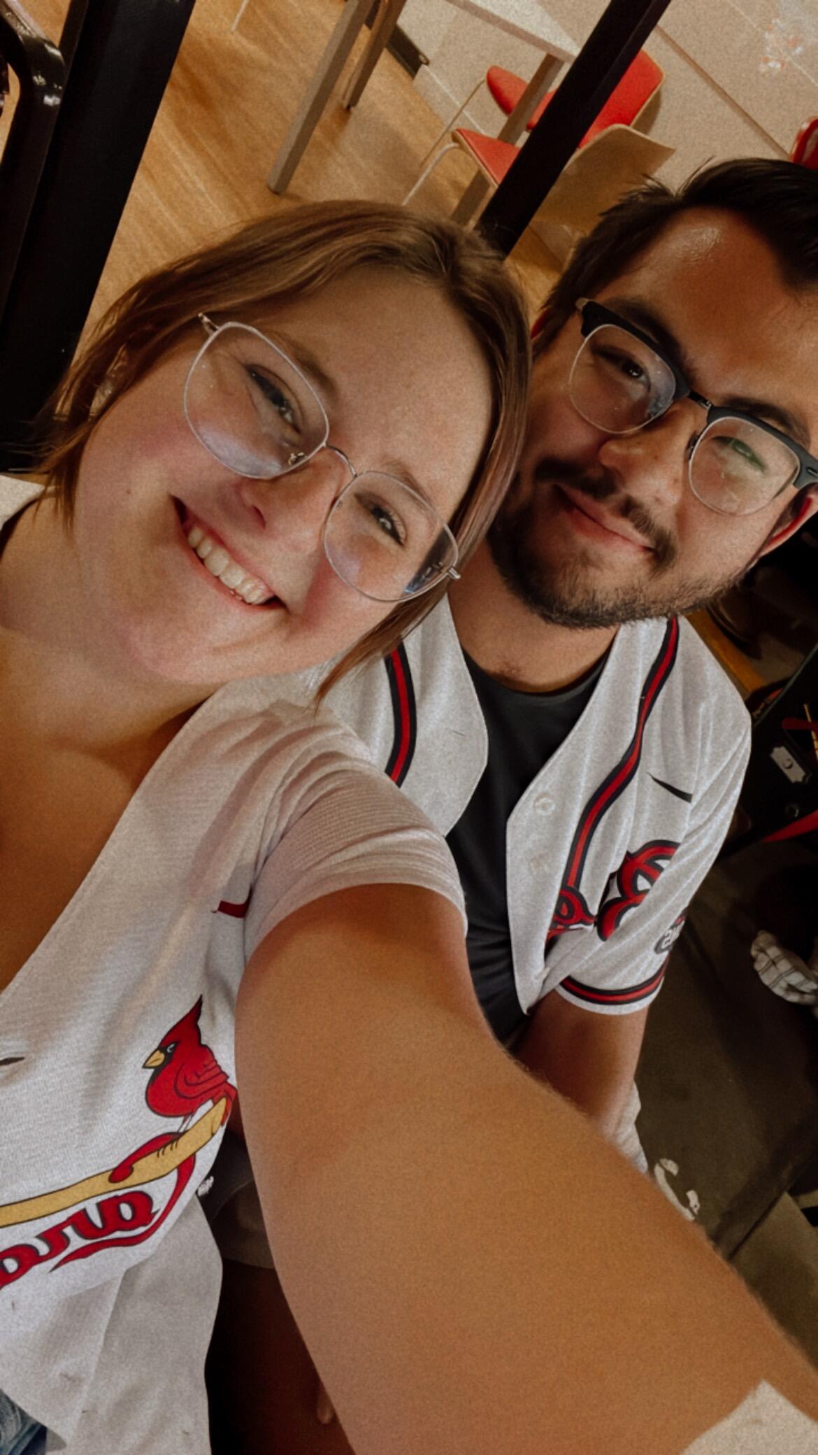Cali and Sam joined the extended Johnson family for a Cardinals vs. Braves baseball game (the Cardinals won!!).