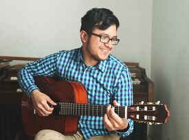 Chris Lee-Rodriguez - Acoustic Guitarist - Boston, MA - Hero Gallery 2