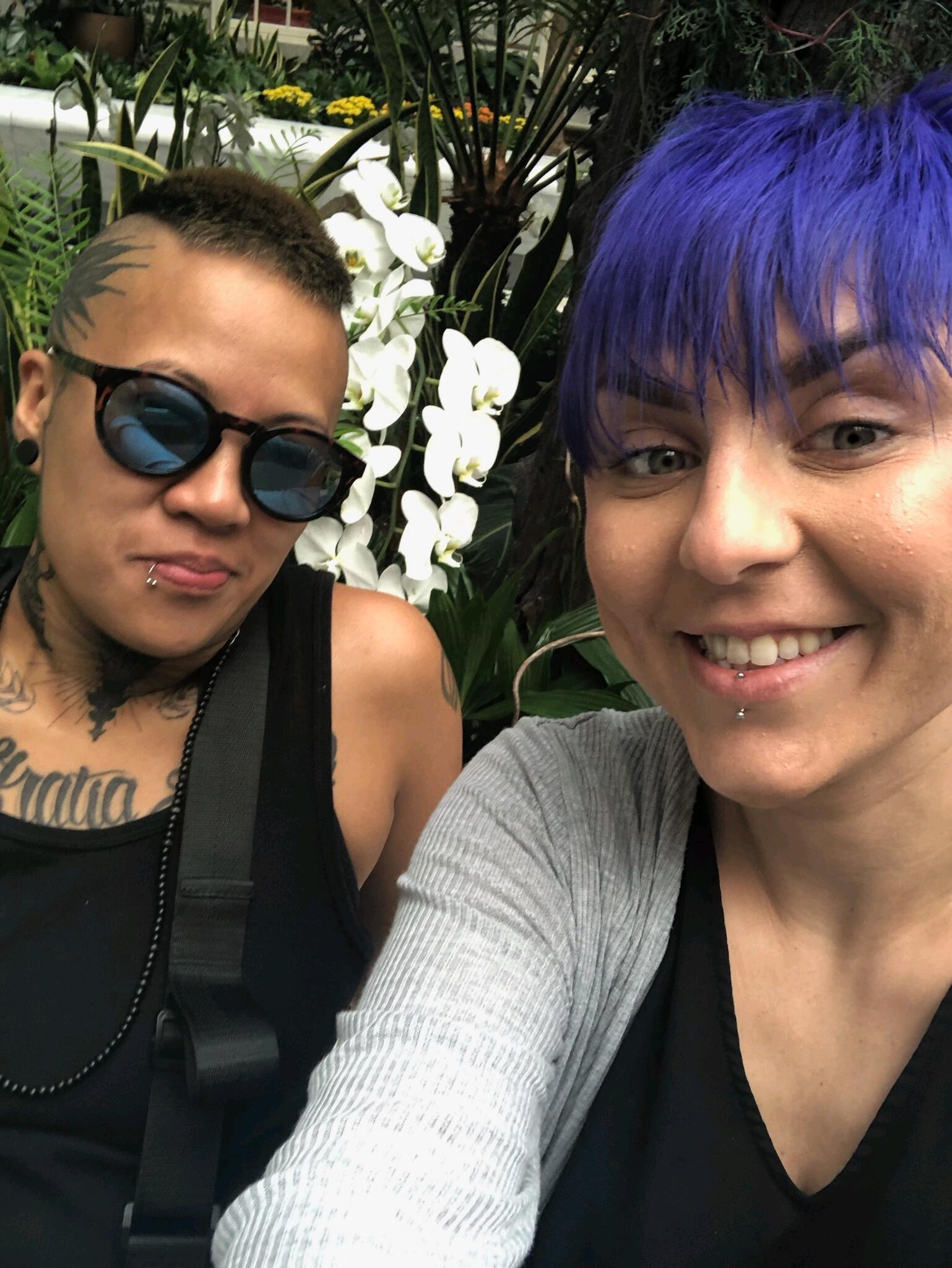 We both love museums and tried to go often. 