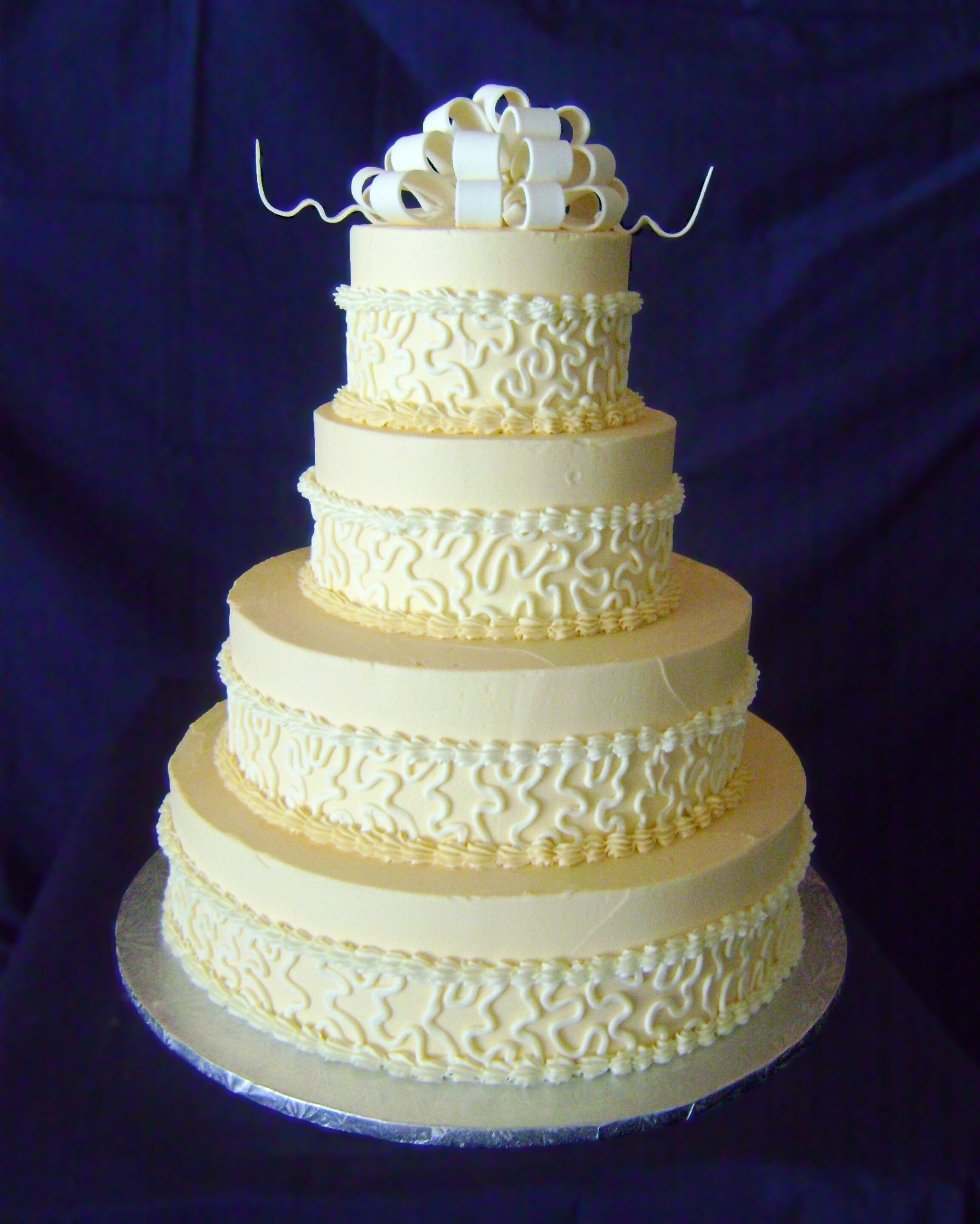 Mandola S Italian Bakery Wedding Cakes The Knot