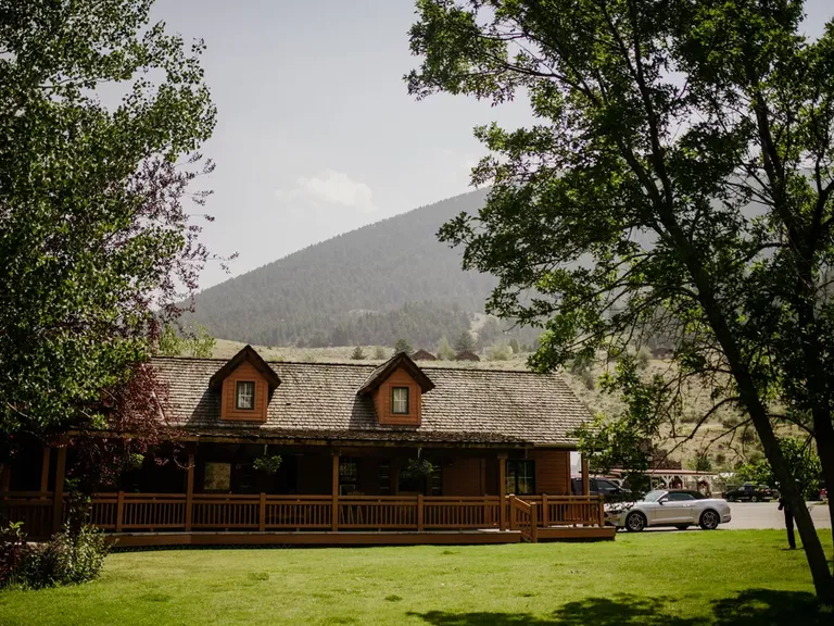 Chico Hot Springs Resort & Day Spa