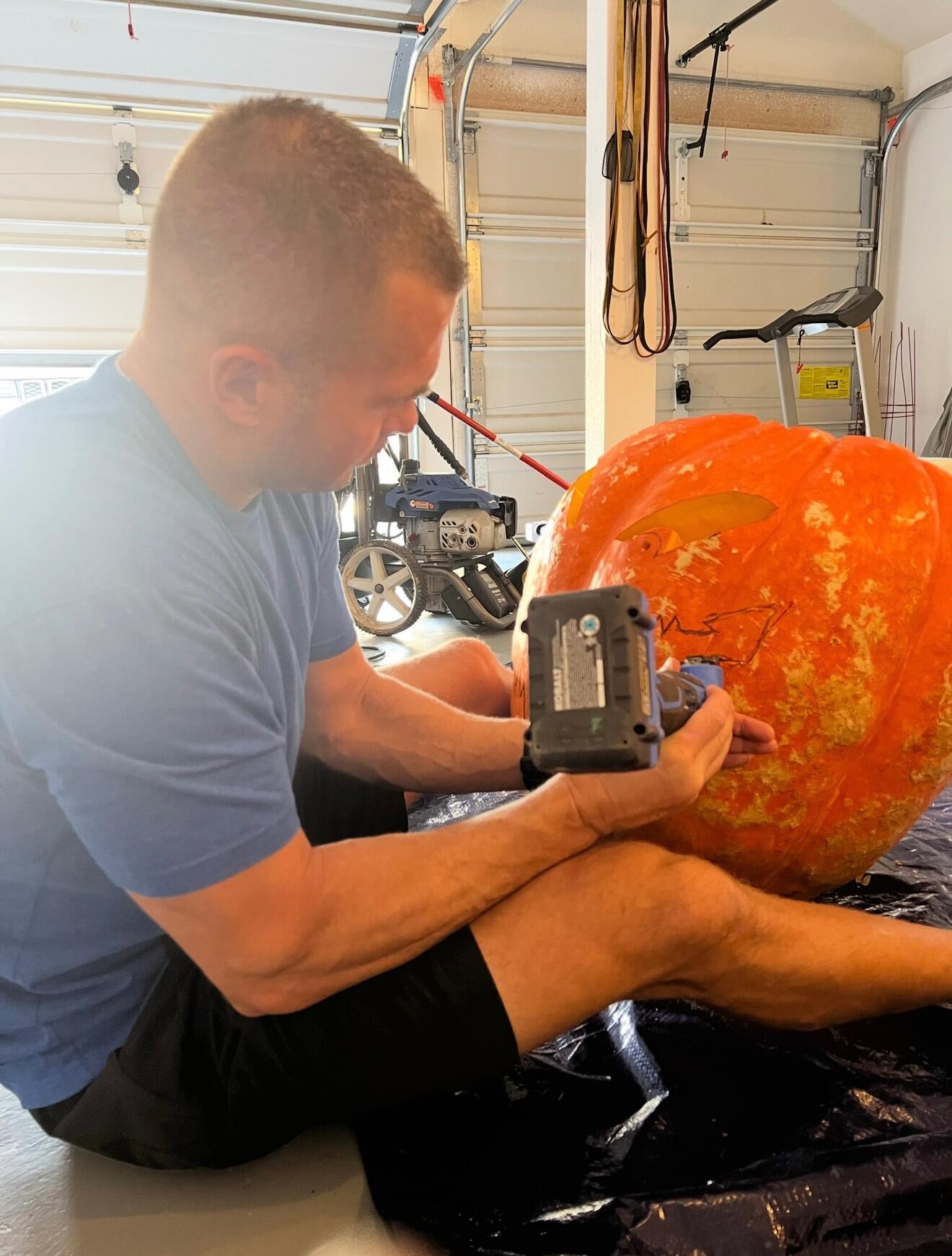 🚗 Fall 2022 – Car Talks & Quiet Glances: They kept it low-key… kind of. Between side-eyes in staff meetings, snack debates, and gym dates disguised as “movement prep,” things got serious.