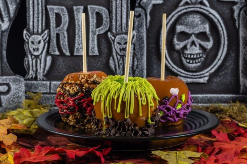 Hocus Pocus party idea - caramel apples