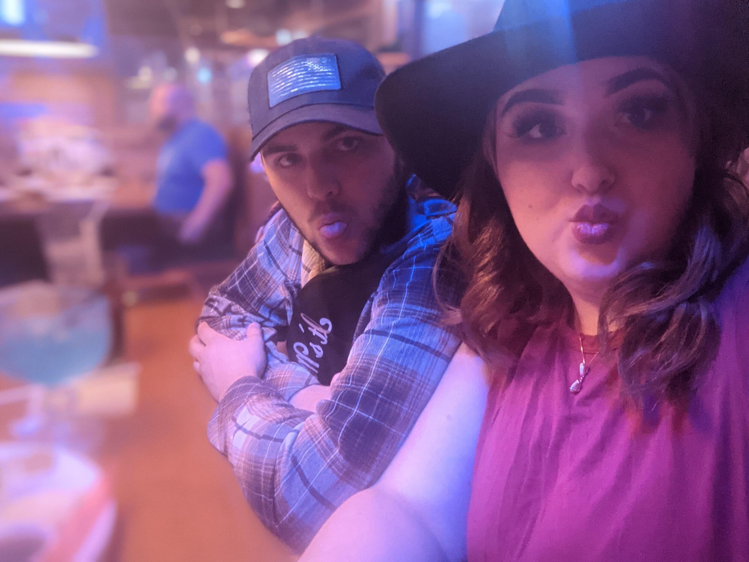 Hunter turns 21!!! Celebrating it with dinner at his favorite restaurant.... yep you guessed it, Texas Roadhouse? And I guarantee you, he had a big ass steak that night!