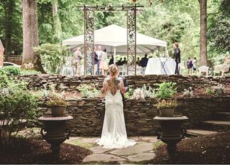 Colonial Gardens Bed & Breakfast | Reception Venues - The Knot