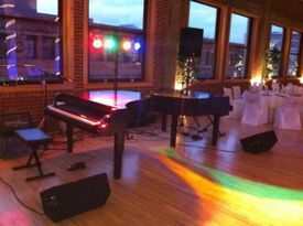 Spanky Entertainment - DUELING PIANOS - Dueling Pianist - Saint Louis, MO - Hero Gallery 1