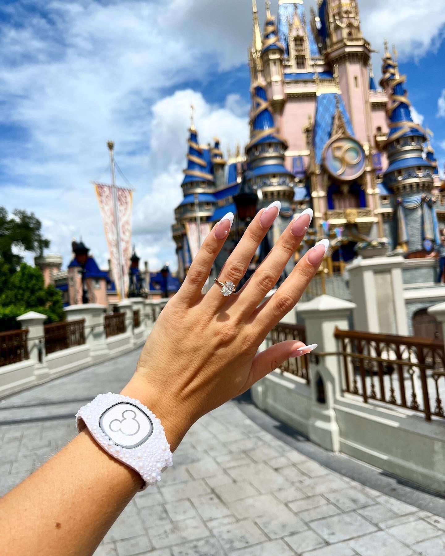 Ladies and gentlemen, the 👏 RING 👏 