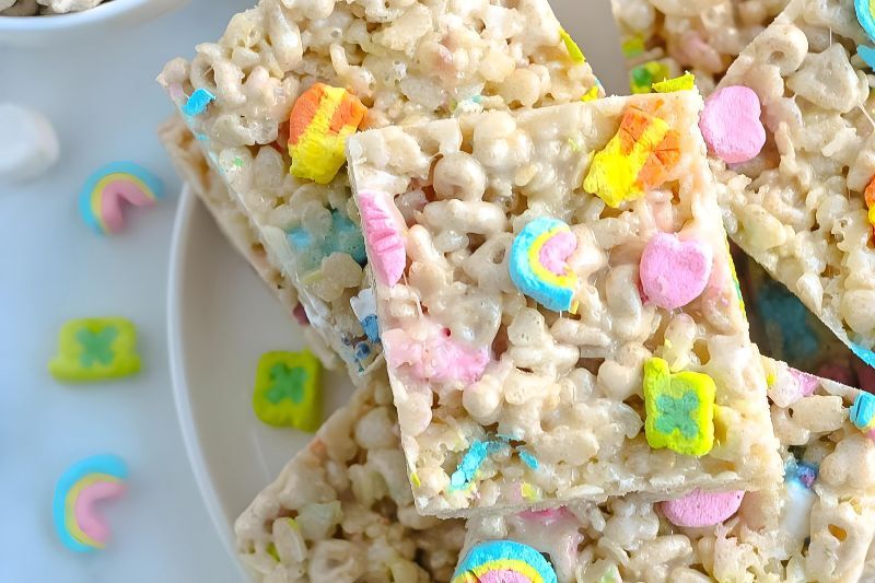 kid-friendly St. Patrick's Day party ideas - Lucky Charms Rice Krispies Treats
