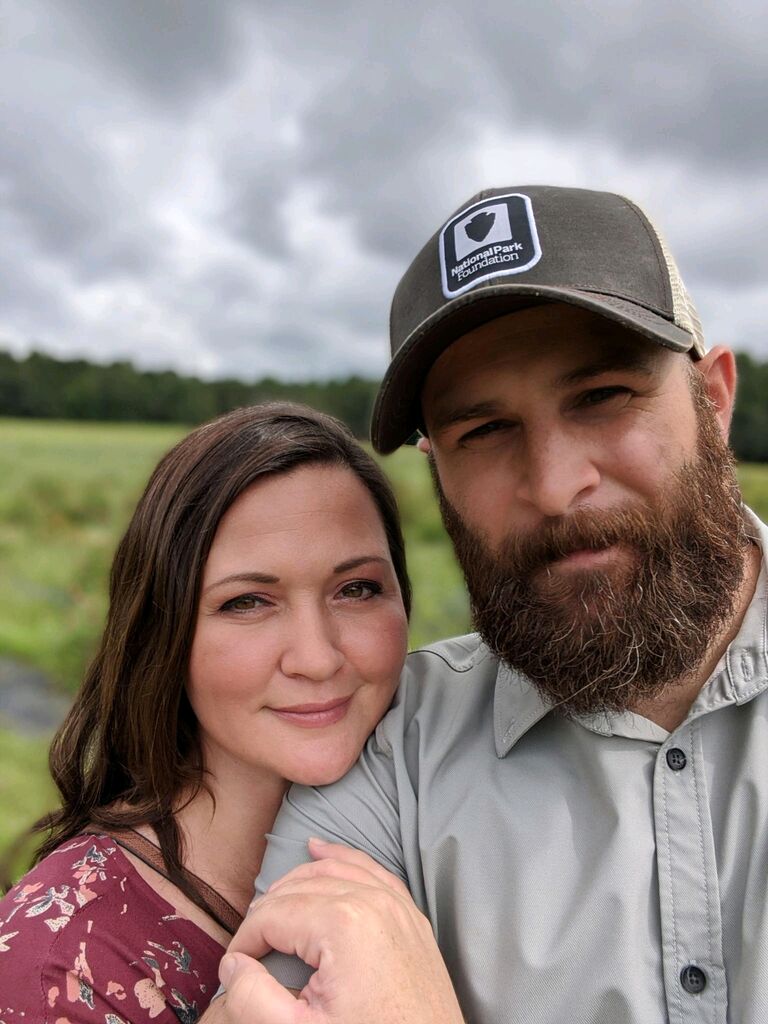 We went to Sweethaven Lavender Farm outside of Williamsburg to pick flowers and dodge 🐝 's! Was a grand ole time and i was forced into a collared shirt for the occasion!
~ Billy