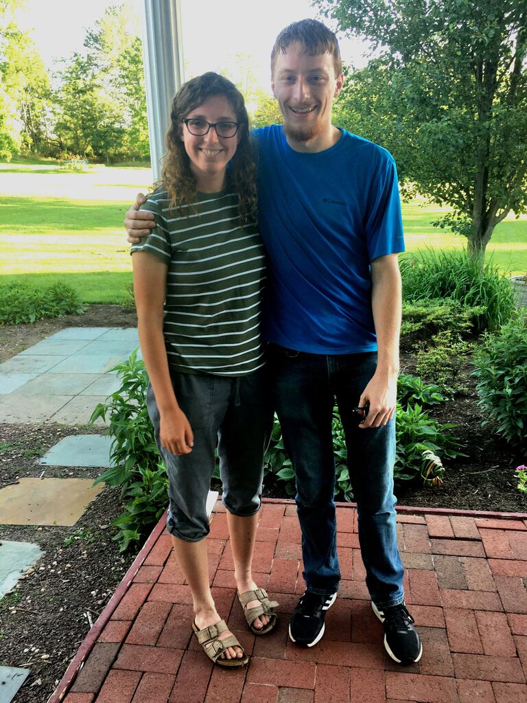 Jordan put his arm around her for a picture. Awkward for them both...