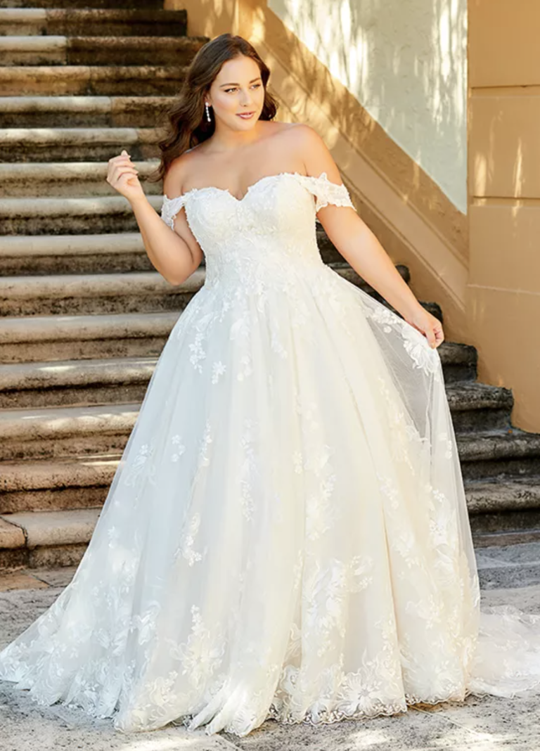 Lace ballgown with a wide scoop neck, fitted bodice and off the shoulder sleeves