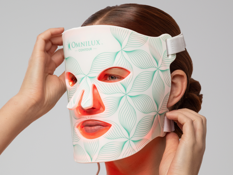 Red light therapy mask