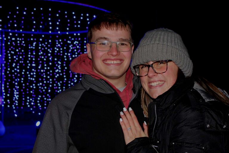 Happy Engagment Day!!! 4th time at the Botanical Gardens!