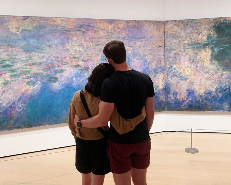 Recreating our Museum of Modern Art photo from 2019.