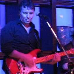 Mike Lutz Guitarist and DJ, profile image
