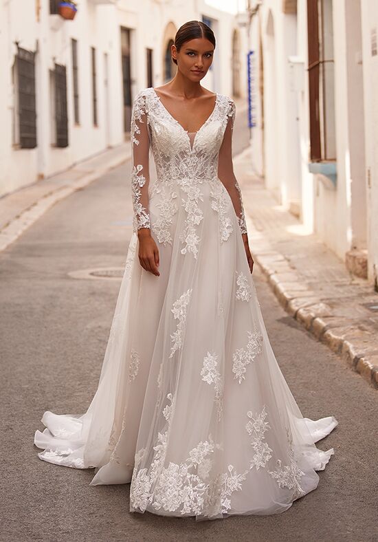 dentelle wedding dress