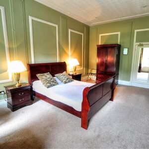 Gallery Photo 7