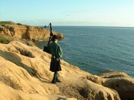 Robert Burns - Bagpiper - San Diego, CA - Hero Gallery 3