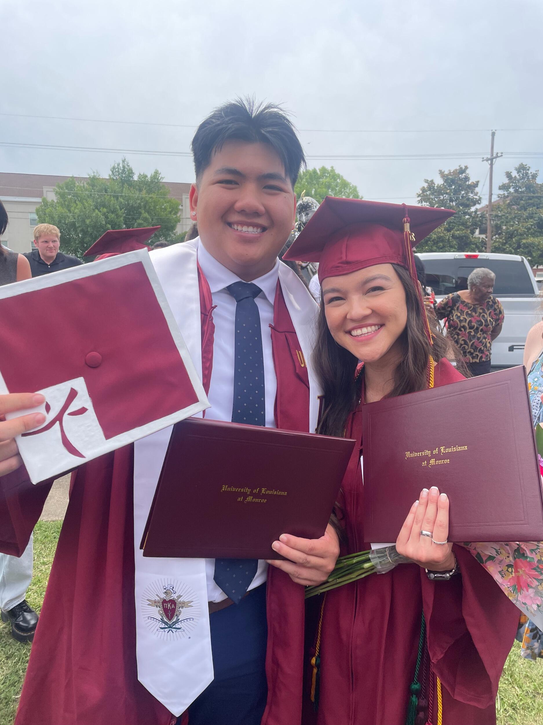Mallory & David graduate from college in Radiologic Technology & Business