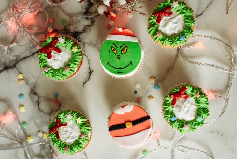 Grinch cupcakes party food idea