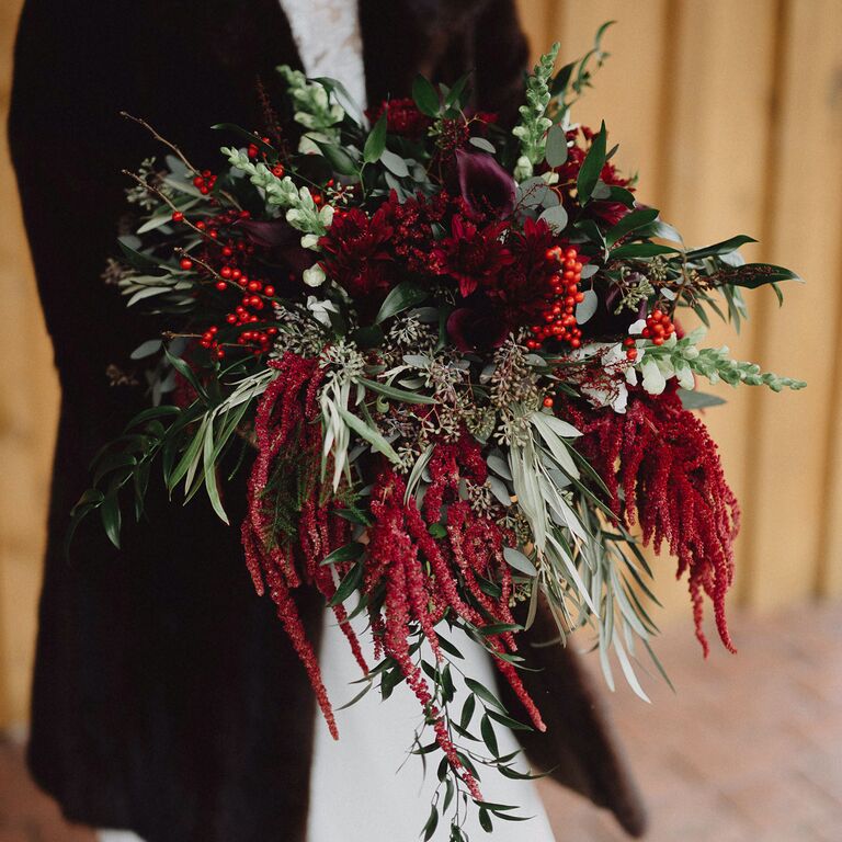 34 Winter Wedding Bouquets Full of Enchanting Blooms