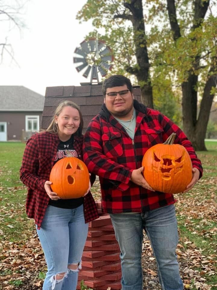 Carving pumpkins! We quickly found fun traditions to do together wherever we could. Things to look forward to and the obvious vote on who did it better. I mean... who doesn't love a little competition right? Don't worry, you guessed right! Trin won 🥇 but I mean who is counting... hehehe